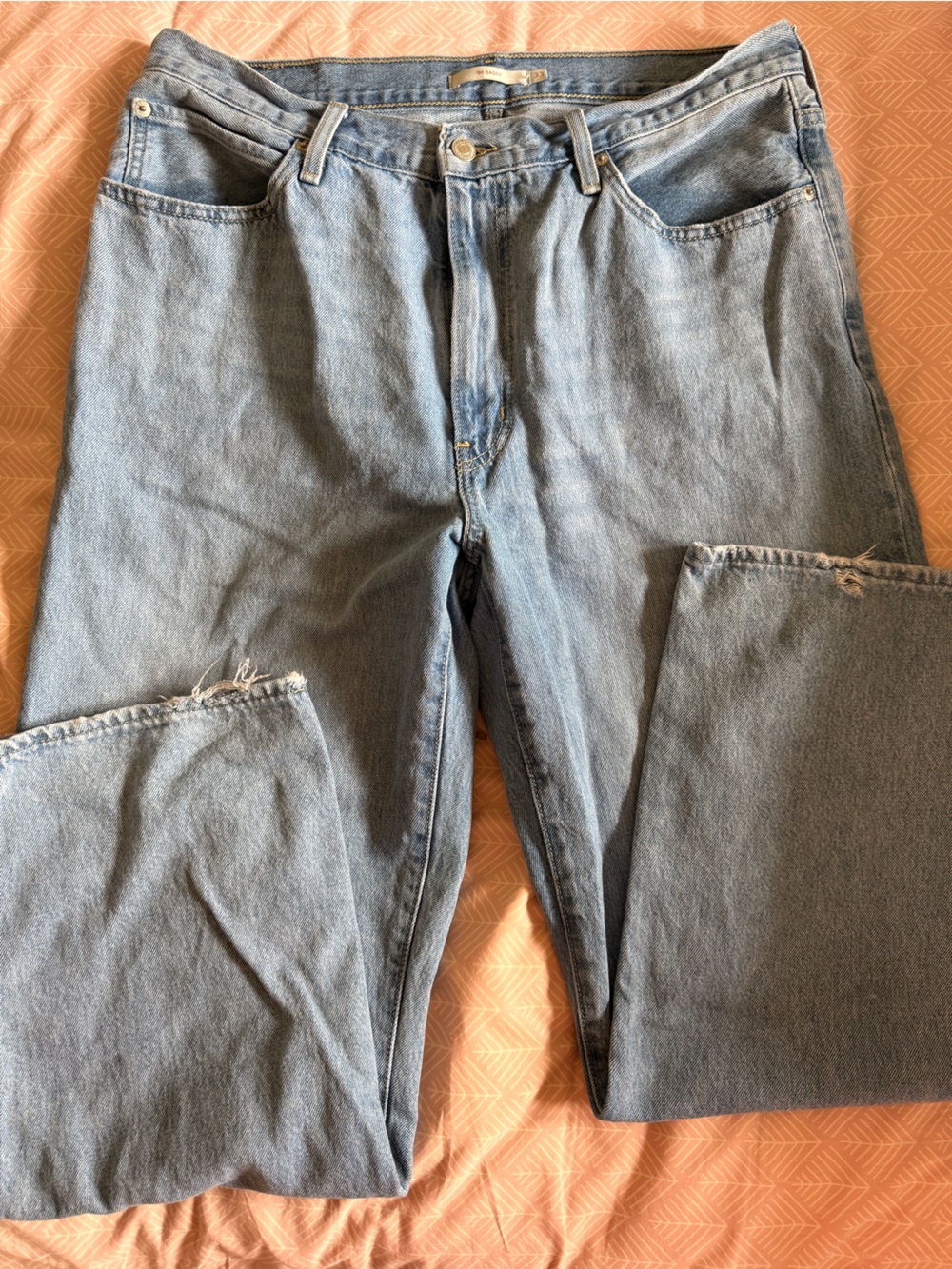 Levi’s ‘94 baggy jeans